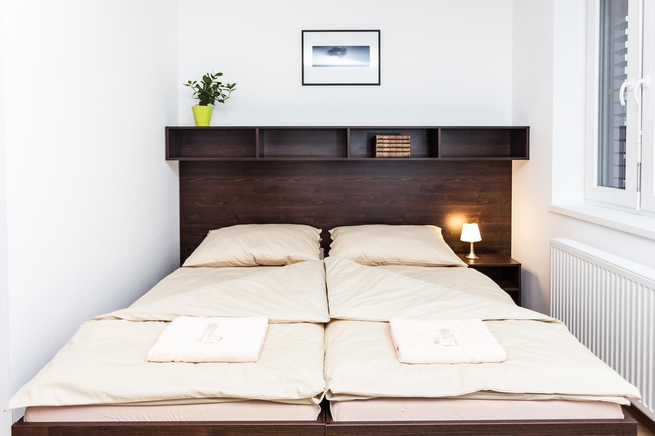 Barok Hotel And Apartments Братислава Экстерьер фото