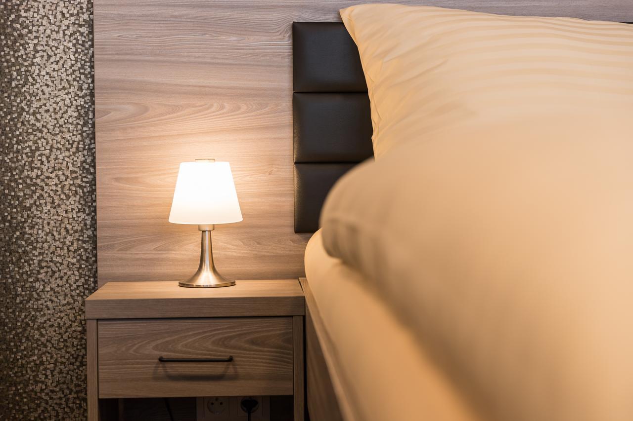 Barok Hotel And Apartments Братислава Экстерьер фото
